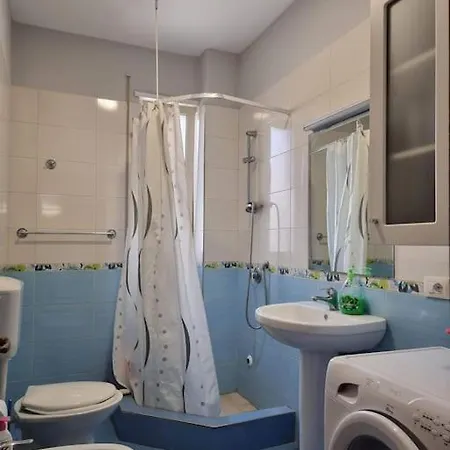 Acqua Vista Seashore Apartment