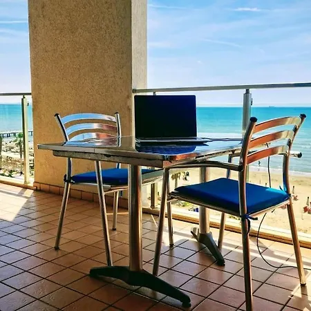 Acqua Vista Seashore Apartment Durres